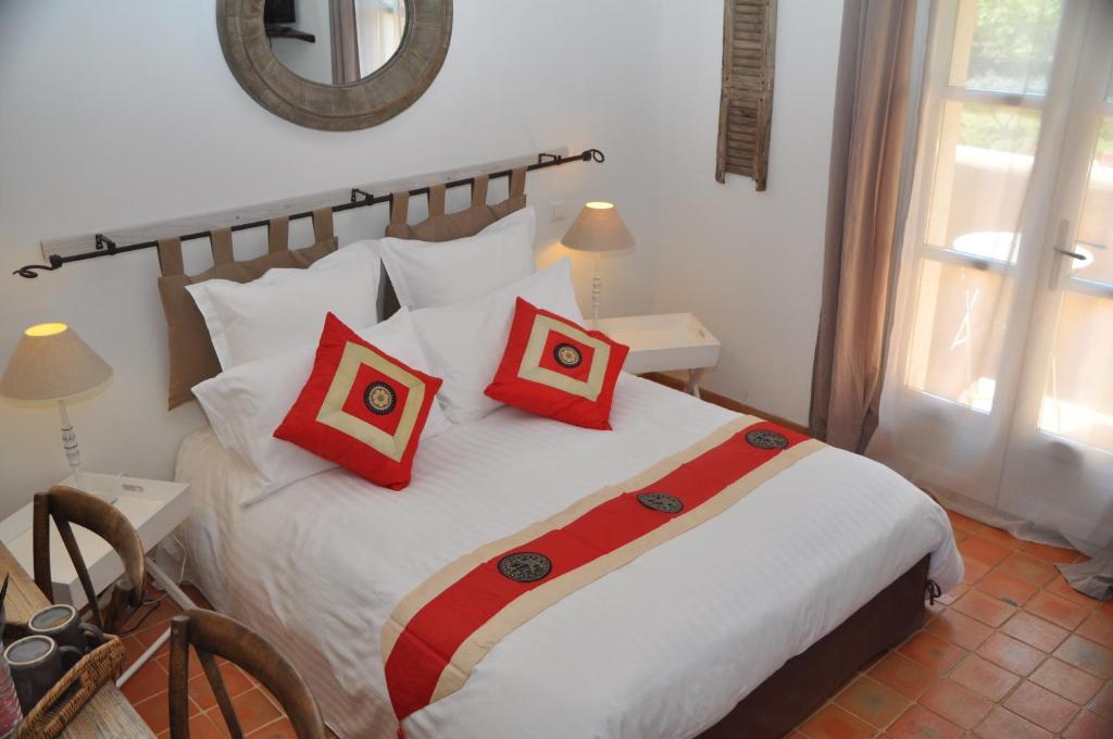 Le Clos Geraldy - Chambres D'Hotes De Charme, Piscine Et Spa Saint-Maximin-la-Sainte-Baume Phòng bức ảnh